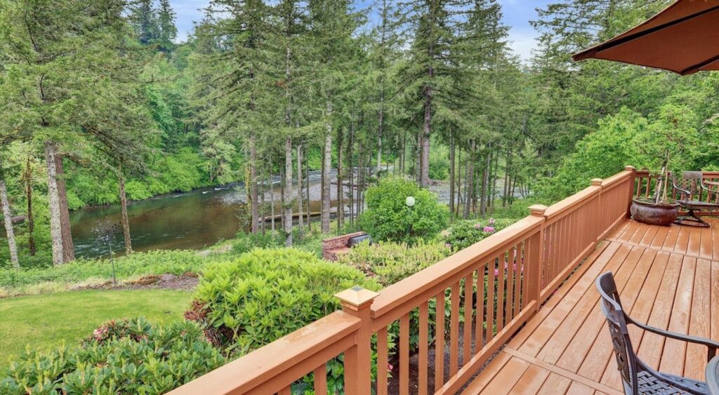 42400 SE MARMOT RD, SANDY, OR 97055