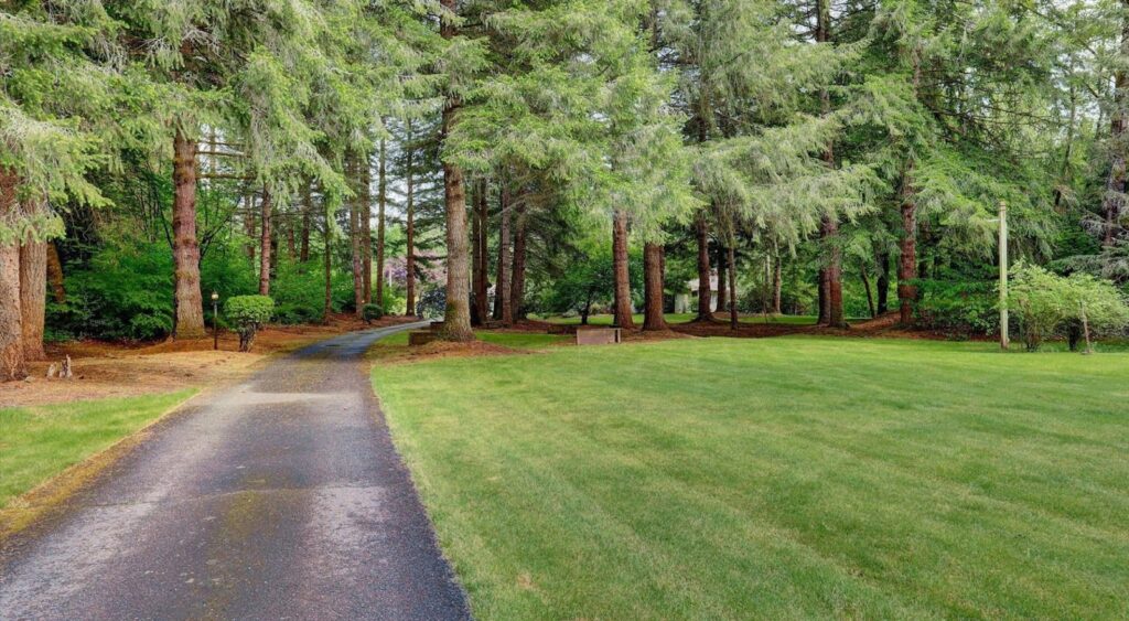 42400 SE MARMOT RD, SANDY, OR 97055