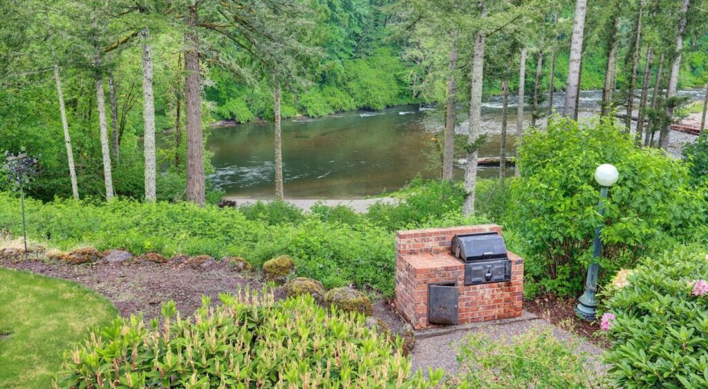 42400 SE MARMOT RD, SANDY, OR 97055