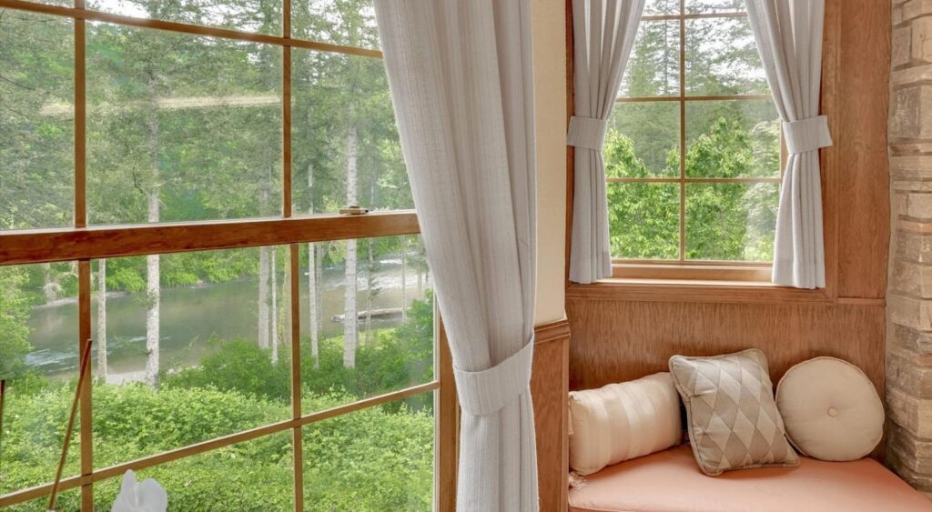 42400 SE MARMOT RD, SANDY, OR 97055