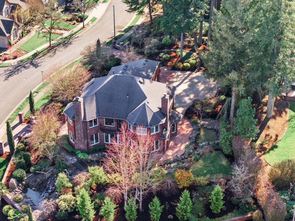 16235 SW Falcon Drive Beaverton, OR 97007